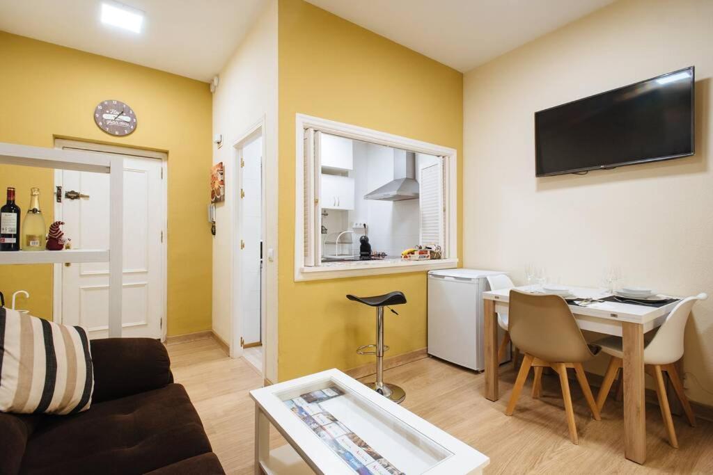 Cozy And Well Located Apartment In The Center Of Sevilla Kültér fotó